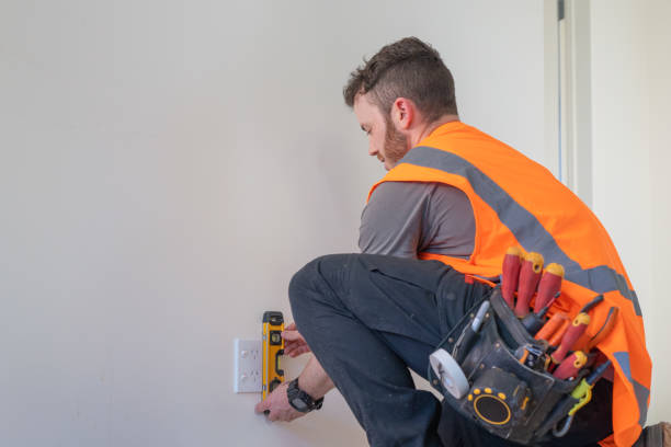 Best Electrical Outlet Repair  in Edgewood, FL