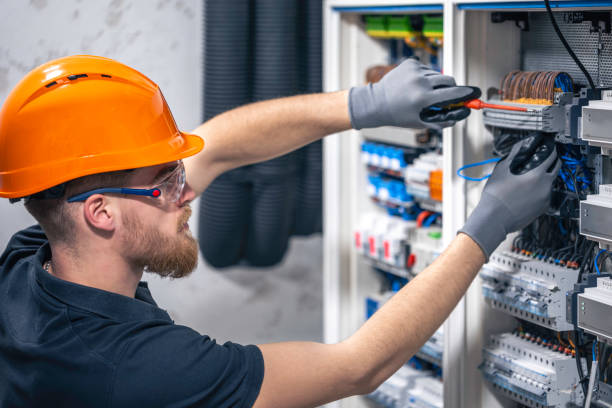 Best Local Electrician Companies  in Edgewood, FL